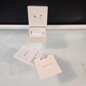 Apple AirPods Pro 2nd Generation with MagSafe Wireless Charging Case Sealed New